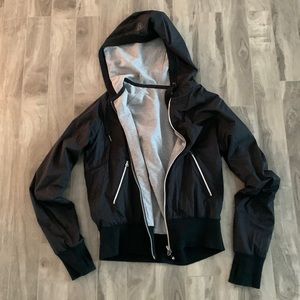 Black & Grey Reversible Lululemon Jacket Size 8 with Stretch